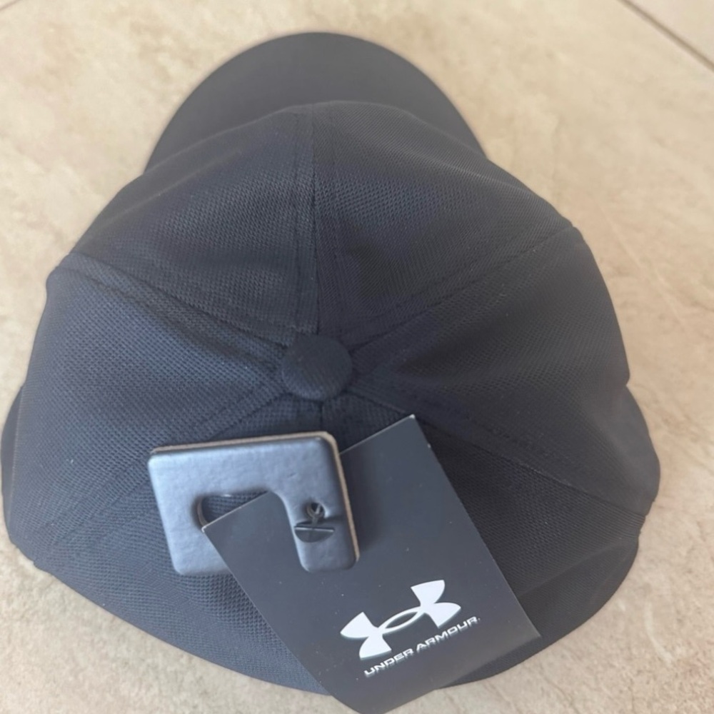 Under Armour Women's Black Adjustable Hat - Picture 5 of 8